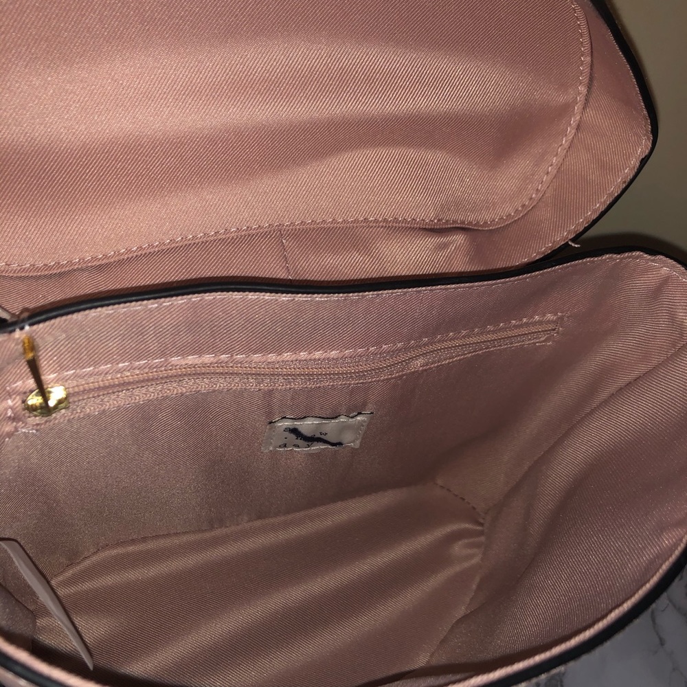 Handbag - Picture 2 of 5